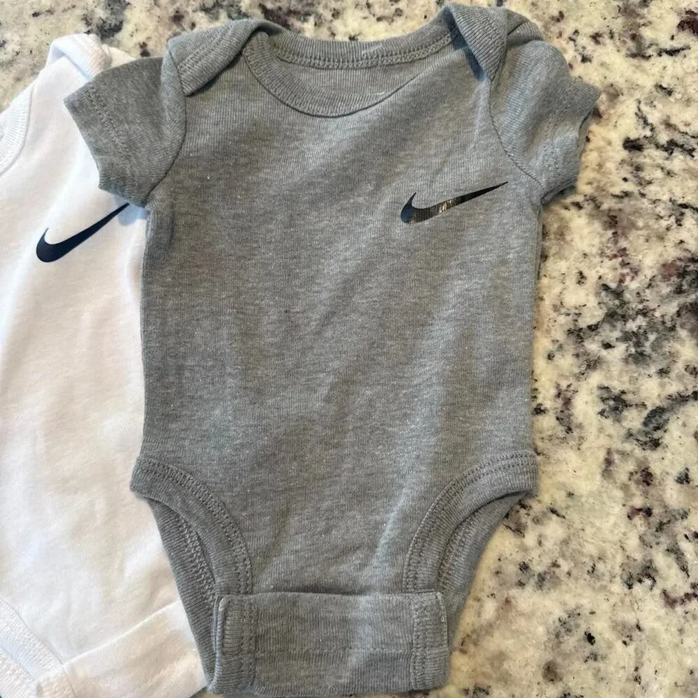 Nike Baby 4-Pack Bodysuit Onesie Bundle Newborn 0–3 Months Cotton